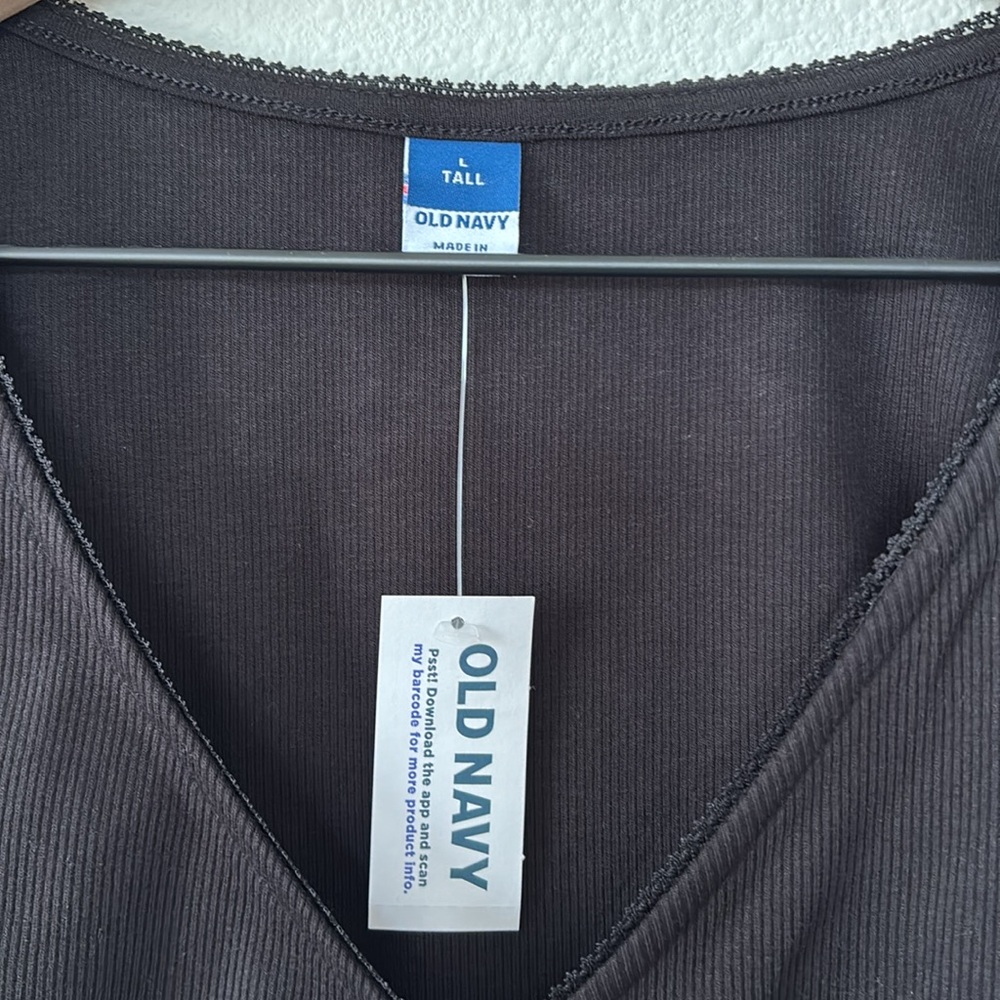 Old Navy Ruffle-Trim Ribbed Top - Picture 4 of 10